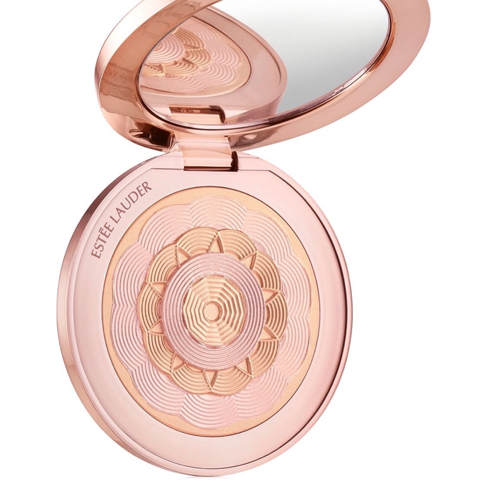 Estée Lauder highlight